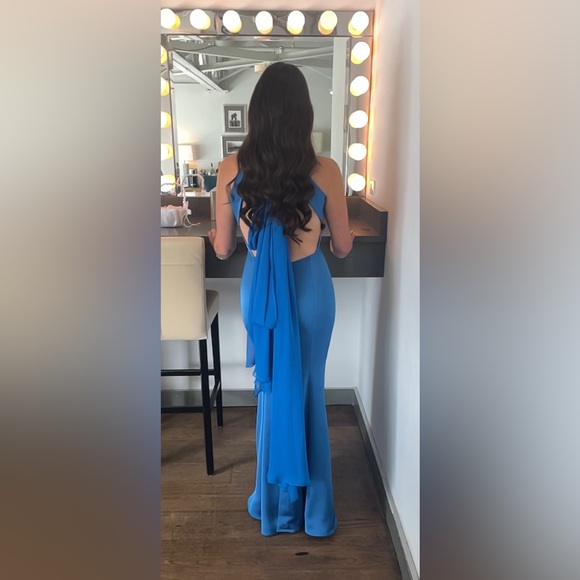 Meet your Posher, Erica - Picture 1 of 2